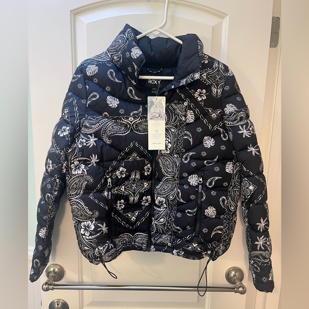 Roxy Black and White Paisley Puffer Jacket/ski layer